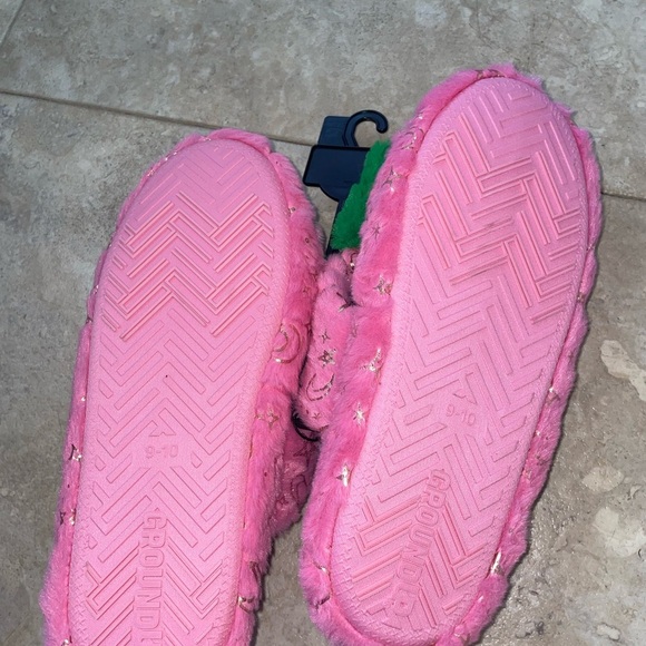 Wicked Women's Slippers NWT size 9/10 - Picture 7 of 7